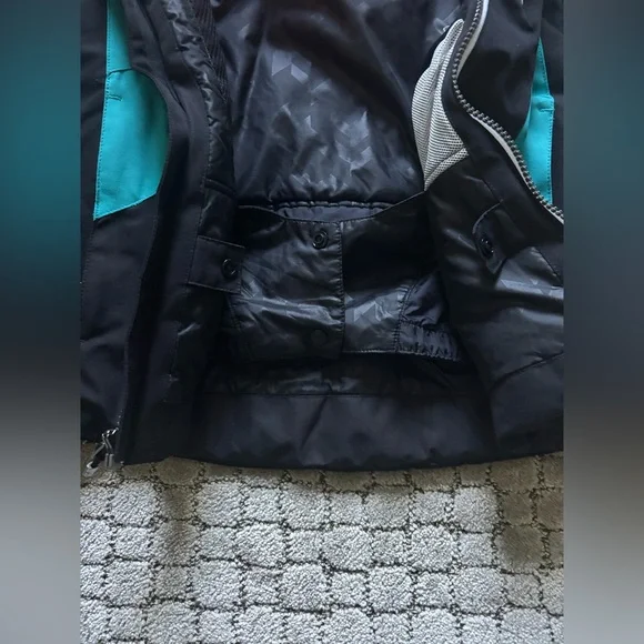 Obermeyer Kids Ski Jacket - PERFECT CONDITION! - Picture 8 of 15